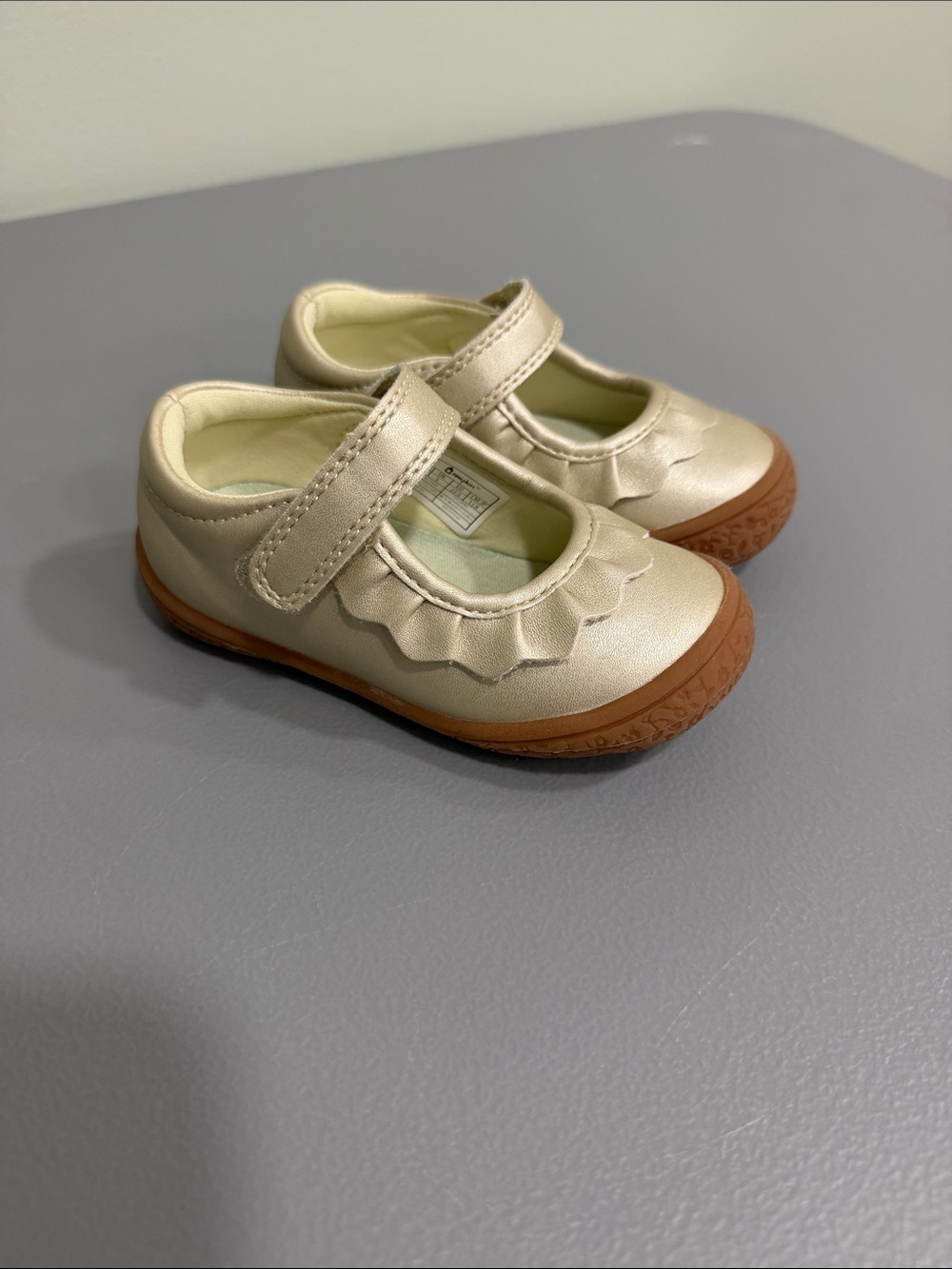 Toddler Metallic Cream/Gold Mary Jane Shoes with Ruffle Accent